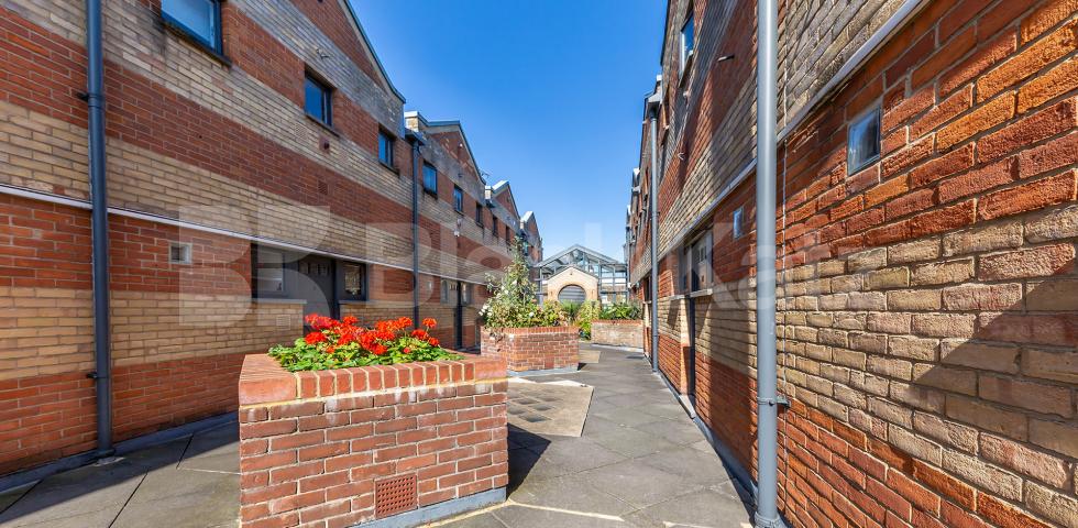 Superb modern two double bedroom flat with a private terrace mins to tube Baynes Street, Camden